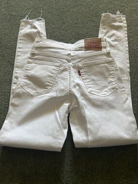 Levi's White Women's Skinny Jeans - Frayed Hem